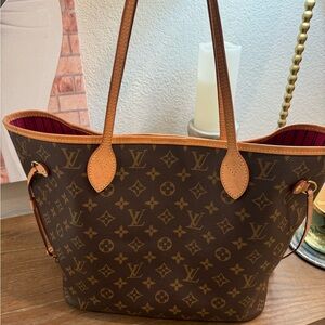 Authentic gently used Louis Vuitton Neverfull MM